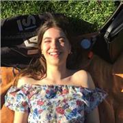 Laureanda in sociologia presso l’università di Napoli Federico II. Diplomata con il massimo dei voti in Liceo delle scienze umane